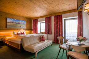 Pension Hüttwirt, Kössen, Österreich